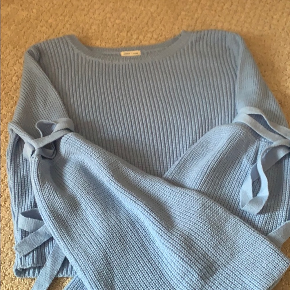 Sweater - Picture 1 of 1